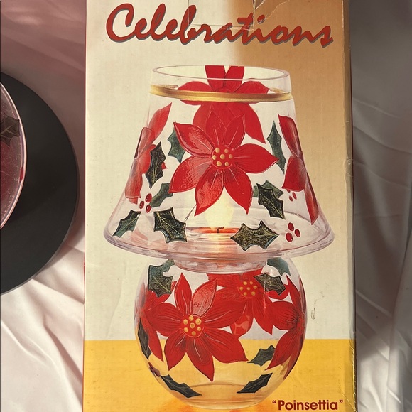 Festive Holiday Decor Celebrations Poinsettia Hand blown Glass Candle Vase - Picture 3 of 6